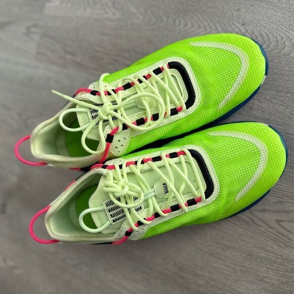 Rare Nike React Live Premium Barely Volt Green Pink Blue CZ9081-700 Mens 9.5 - Picture 2 of 8